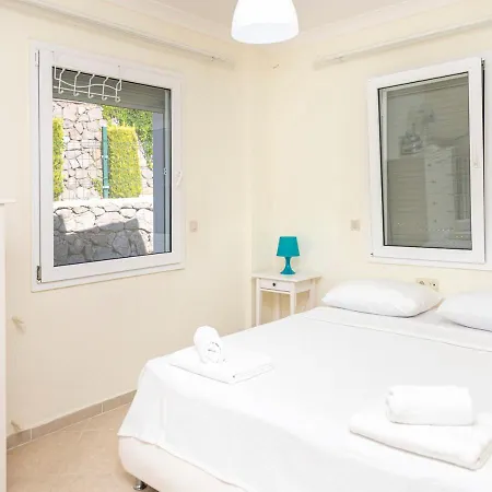 Splendid House With Sea View And Shared Pool In Apartament Bodrum